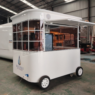 Ruimtegrondstof meel mobiele voedseltruck met een capaciteit van 600 kg en volledige keukenapparatuur