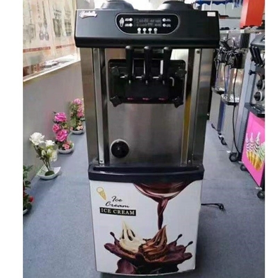 Een zachte ijsmachine met 3 smaken en 1 mengsel 120 kg capaciteit