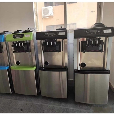 Een zachte ijsmachine met 3 smaken en 1 mengsel 120 kg capaciteit