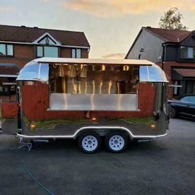 35KM-75KM/H Food Truck Catering Trailer met eenvoudige bediening en volledig uitgeruste keuken