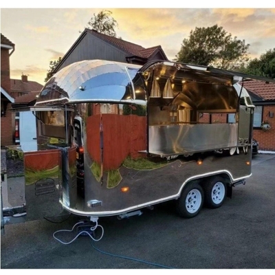 35KM-75KM/H Food Truck Catering Trailer met eenvoudige bediening en volledig uitgeruste keuken