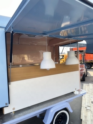Op maat gemaakte apparatuur Modern Food Crepes Trailer voor de beste verkoop 35km-75km/h snelheid