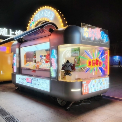 Aanpasbare Born Mobile Food Van met roestvrij staal en geverfde gegalvaniseerde plaat