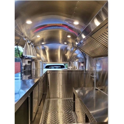 110v/220v Volledig uitgeruste mobiele keuken met aangepaste luchtstroom voor hotdog-fastfoodtrailers