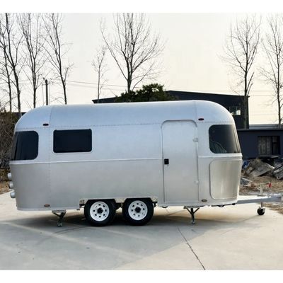 Revolutioneer uw horeca met Airstream Beach Food Truck en Full Kitchen