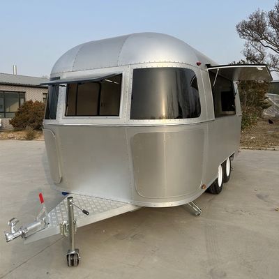 Revolutioneer uw horeca met Airstream Beach Food Truck en Full Kitchen