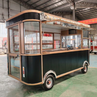 Externe stroomvoorziening Mobiele gebakken kip combo met winkelmandje en cola drankje
