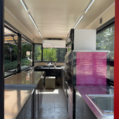 Elektrische mobiele foodtruck voor koude dranken Fruitsap Bier Melk Thee Koffie en snacks