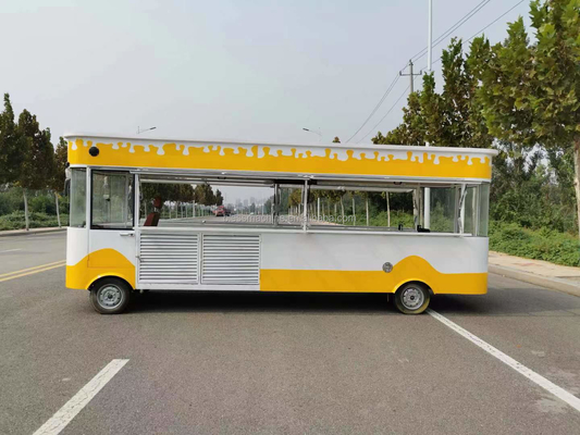 Voedselkarretjes/vrachtwagens met een actieve vraag in binnenlandse dorpen en in het buitenland