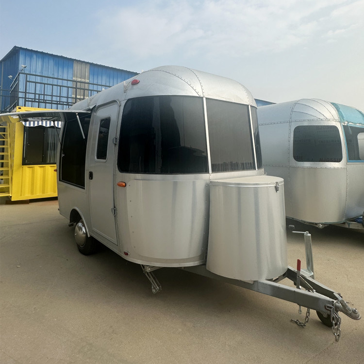 Commerciële cateringtrailer met volledige keuken mobiele airstream ijsjes koffie food truck