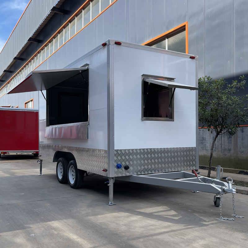 Multifunctionele mobiele vierkante stijl Fast Food Snack Alcoholische dranken IJs Trailer